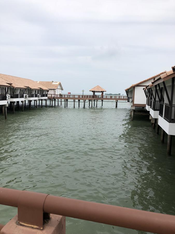 Private Water Chalet Port Dickson Exterior foto