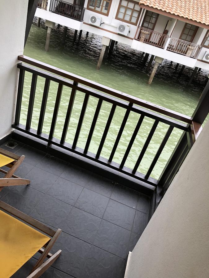 Private Water Chalet Port Dickson Exterior foto